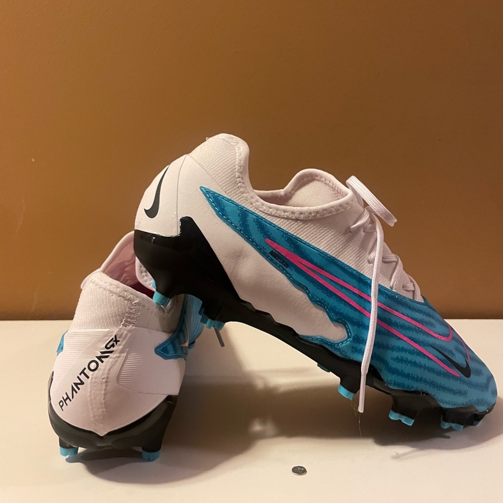 Nike Phantom GX Pro FG Soccer Cleats
